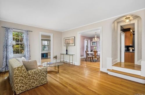 47 Devonia Ave, Mount Vernon, NY 10552-1006