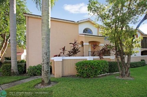 12022 11th St, Hollywood FL 33026-4377 exterior