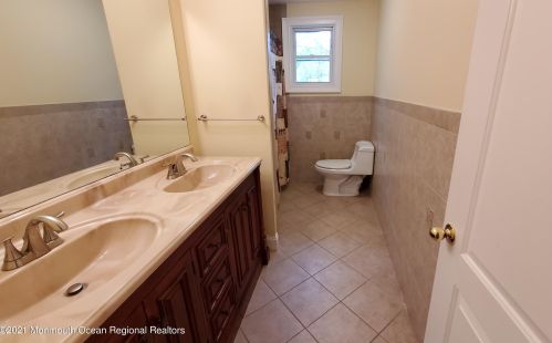 7 Bedle Rd, Hazlet NJ  07730-1209 exterior