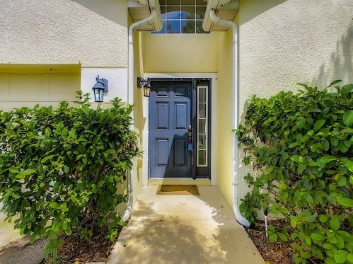 305 Casa Marina Pl, Sanford, FL 32771-5232