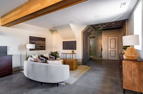 330 Pike St, Covington KY 41011-2127 exterior