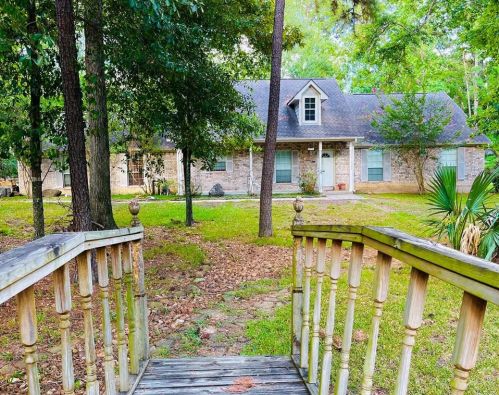518 Garrett Dr, Magnolia, TX 77354-5066
