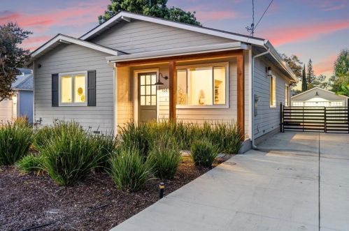 1089 Fewtrell Dr, Campbell, CA 95008-2429