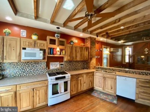 401 Chestnut St, Ashland PA  17921-1322 exterior