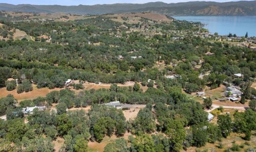 675 Starr Dust Ct, Lakeport CA  95453-6976 exterior