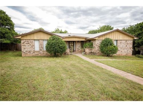 1502 Roanoake Dr, Graham, TX 76450-4503