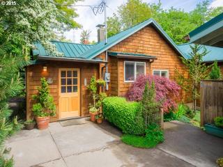 7826 Skyline Blvd, Portland, OR 97229-1210