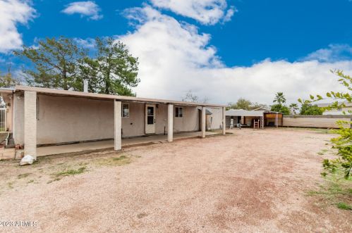 3839 Irma Ln, Glendale, AZ 85308-2122