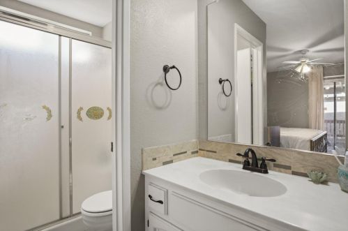 730 Fenn Ct, Turlock CA  95382-1643 exterior