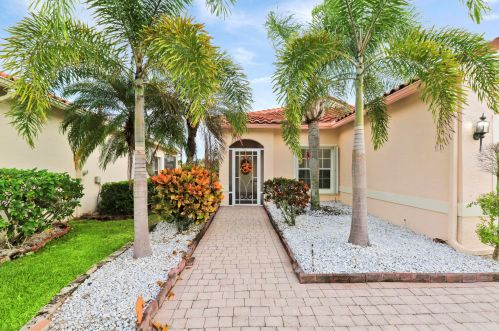319 Alana Ave, Fort Pierce, FL 34986-2610