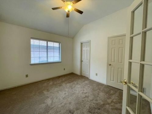 1349 Barclay Dr, Carrollton TX  75007-2871 exterior