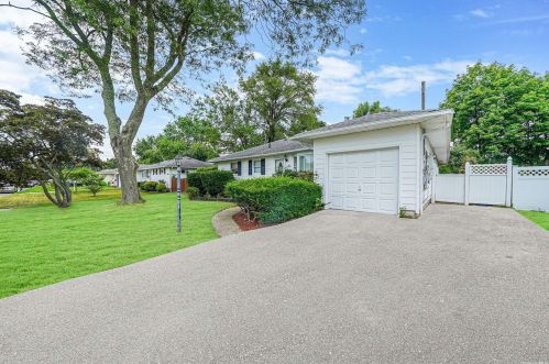116 Rhode Island Ave, Bayshore, NY 11706-3211