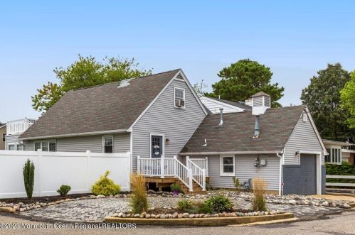 46 Perry Dr, Bricktown NJ  08723-7522 exterior