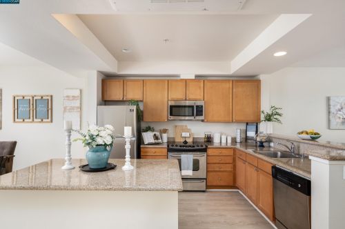 88 6th St, West Pittsburg CA  94565-7976 exterior