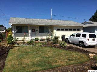 1499 Walton Way, Woodburn, OR 97071-2622