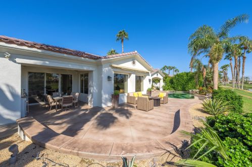 56430 Muirfield Vlg, La Quinta CA  92253-7648 exterior