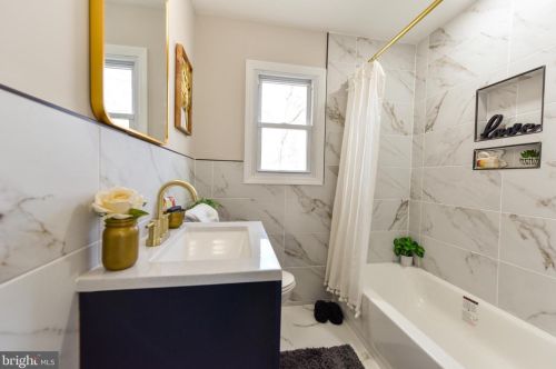 1102 Cumberland Ave, West Deptford NJ  08096-3041 exterior