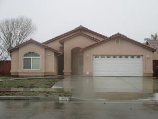 956 Golf Ave, Lemoore CA  93245-9055 exterior