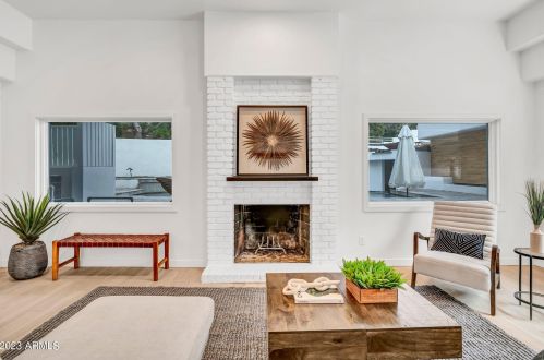 7627 22nd St, Phoenix AZ  85020-4706 exterior