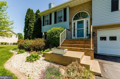 213 Michelle Dr, Hedgesville, WV 25427-5962