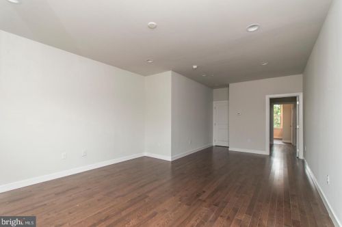 2010 3rd St, Philadelphia PA  19148-2622 exterior