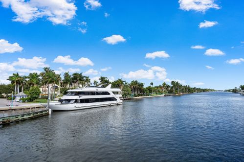 828 Kokomo Key Ln, Delray Beach FL  33483-6027 exterior