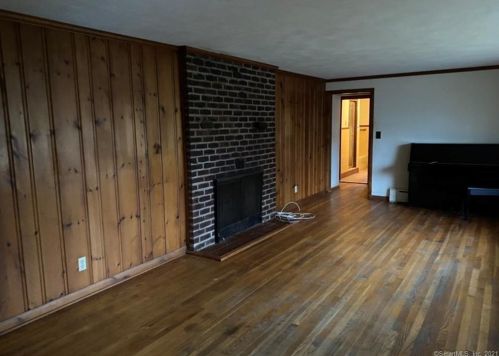 1618 Hartford Tpke, North Haven, CT 06473-1247