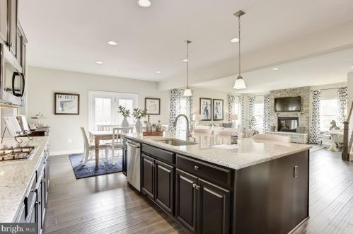 48 Winifred Dr, Hanover PA  17331-9714 exterior