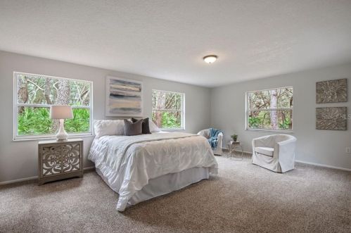 18519 Oshawa Dr, Port Richey FL 34667-5107 exterior