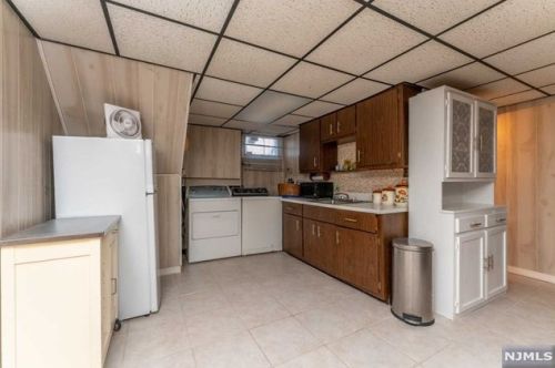 41 Mt Pleasant Ave, West Paterson NJ  07424-2734 exterior