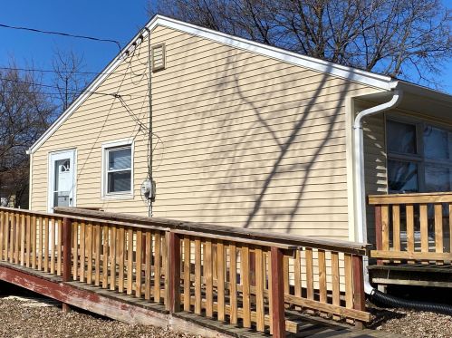 7721 Medford Ave, Milwaukee, WI 53218-3536