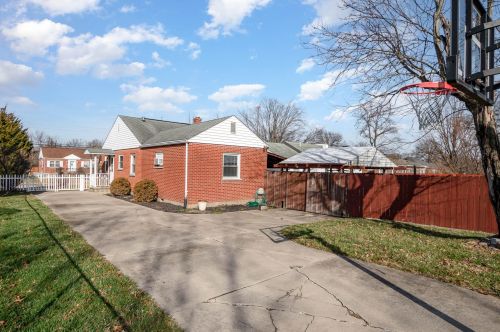 9 Sweetbriar Ave, Florence KY  41042-1614 exterior