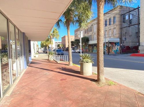 525 22nd St, Galveston TX 77550-1922 exterior