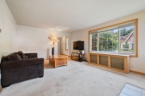 2955 Fernwald Rd, Pittsburgh, PA 15217-3118