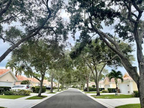 2685 James River Rd, West Palm Beach, FL 33411-5752