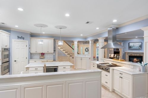 55 Chestnut St, Mount Sinai NY  11766-2326 exterior