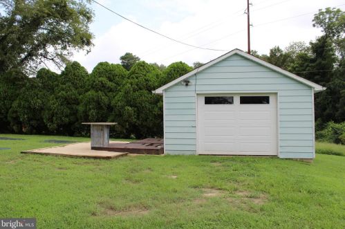 9657 Randall St, Laurel DE  19956-4314 exterior