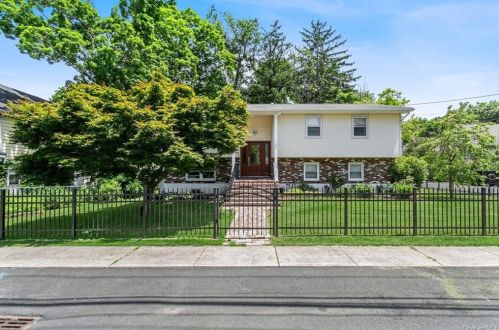 20 Mountain Ave, Hillburn, NY 10931-1179