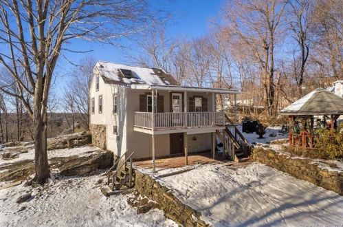 22 Fountain St, Norwich CT  06360-5008 exterior