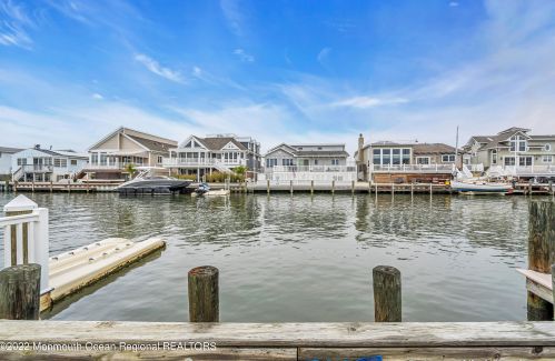 232 Harbor Dr, Lavallette NJ  08735-1434 exterior