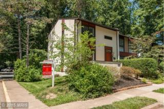 2281 Emerald Heights Ct, Herndon VA  20191-1711 exterior