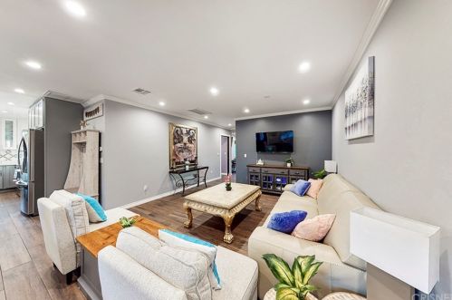 16931 Hart St, Van Nuys CA 91406-4507 exterior