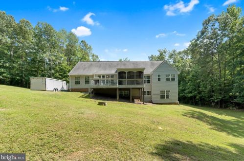 9 Plume Ct, Fredericksburg VA  22406-5141 exterior