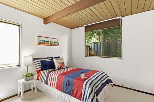 1103 Homestead Rd, Sunnyvale CA  94087-5156 exterior