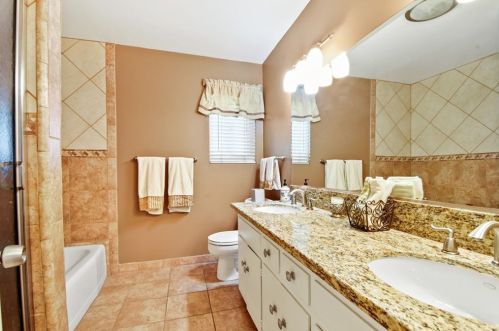 1056 Knollcrest Dr, Covina CA 91724-3435 exterior