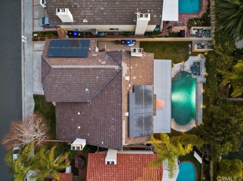 28045 Charles Dr, Santa Clarita, CA 91350-1971