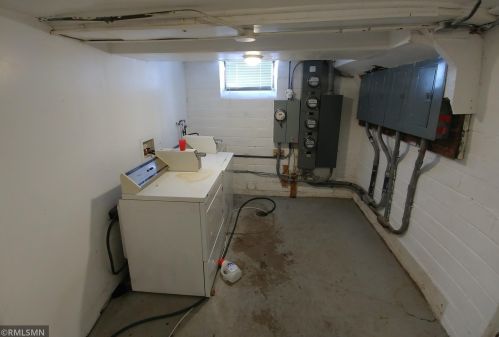 870 Cook Ave, Saint Paul MN 55106-3216 exterior