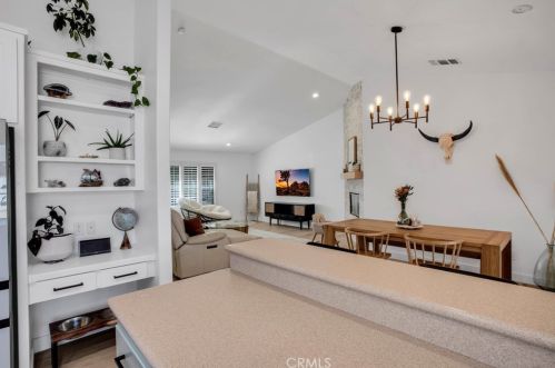 7645 Victoria Ave, Yucca Valley CA  92284-6152 exterior