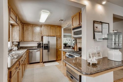 11055 Green Oaks Rd, Lakeside, CA 92040-1216