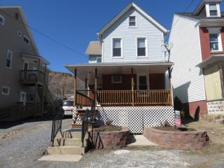 1119 Mauch Chunk Rd, Palmerton, PA 18071-1007